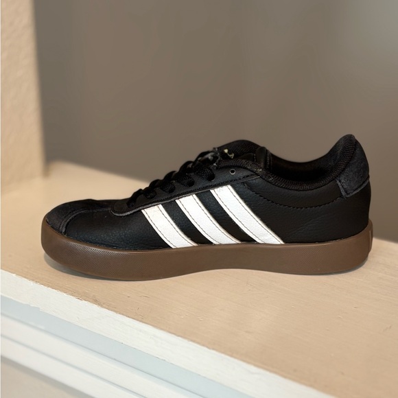 Adidas VL Court 3.0 Black/White Gum Kids Casual Shoes IE3630 – Size 12K - Picture 5 of 9